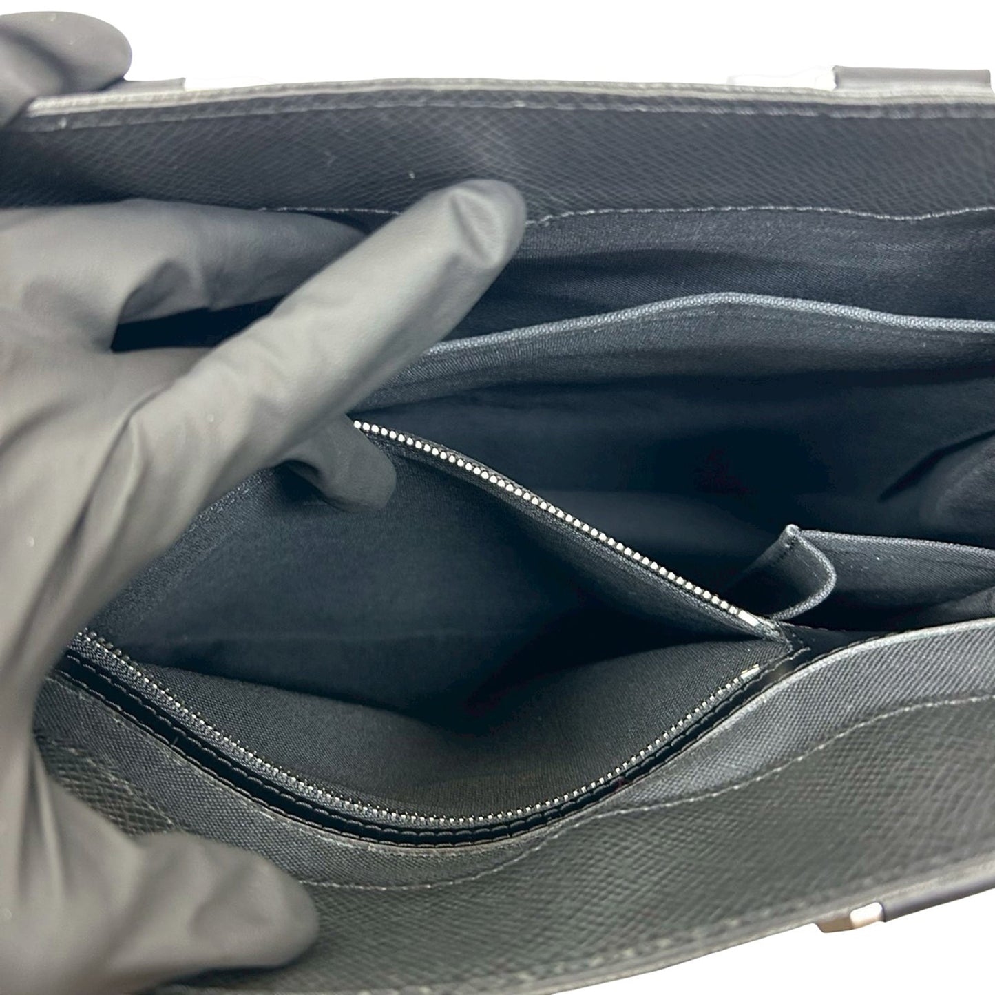 Louis Vuitton Taiga Kasbek PM