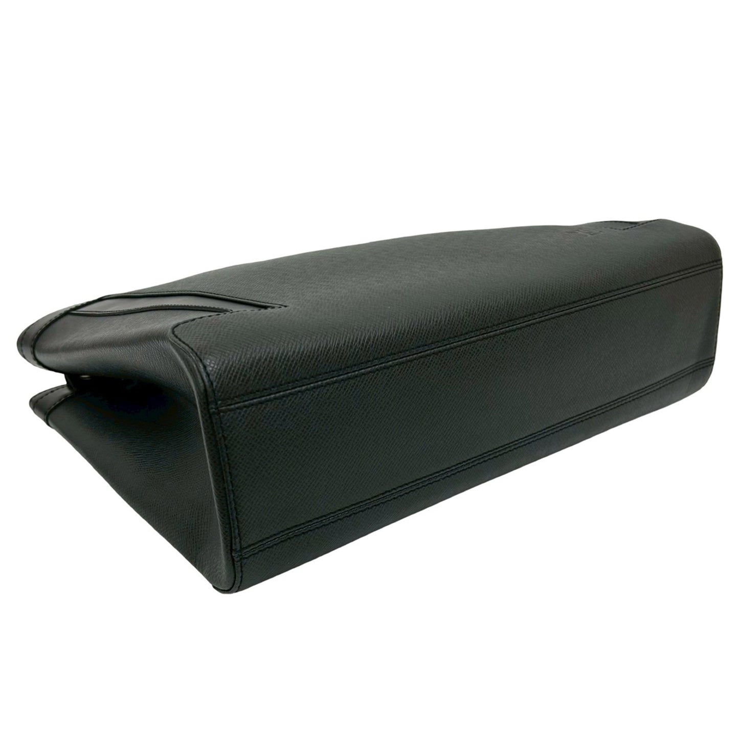 Louis Vuitton Taiga Kasbek PM
