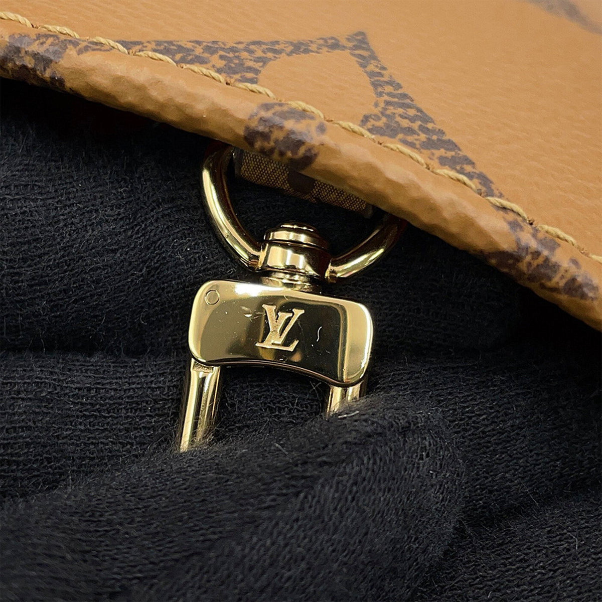 Louis Vuitton Monogram Reverse OnTheGo BB