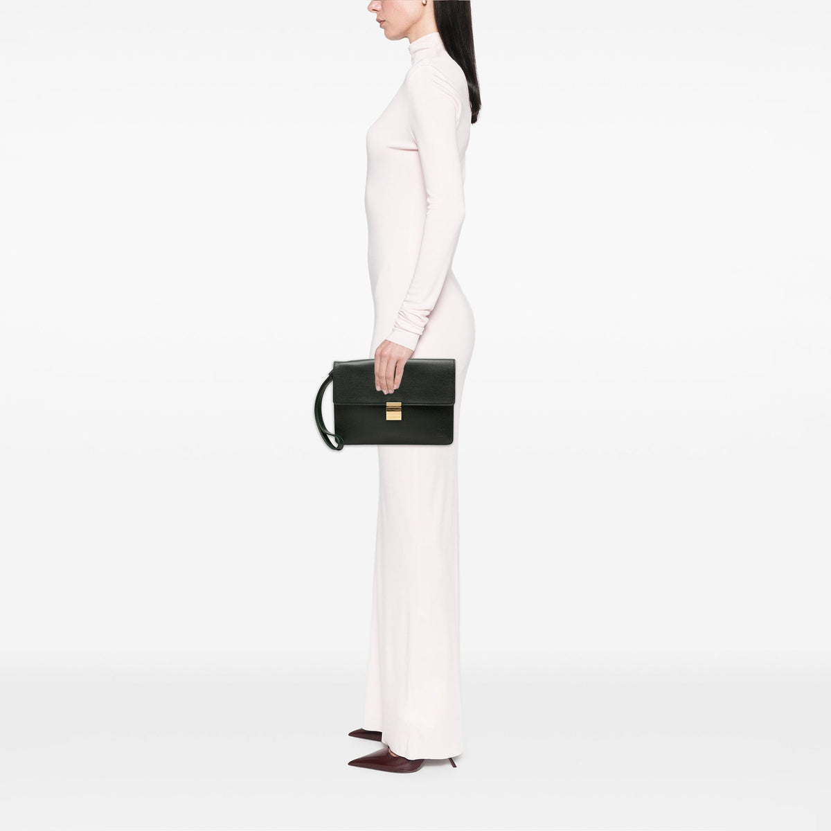 Louis Vuitton Taiga Selenga