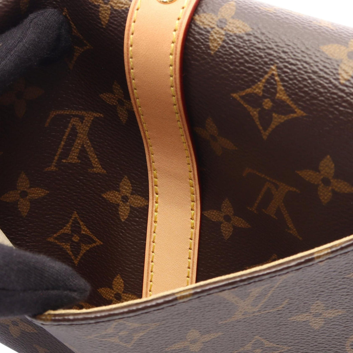 Louis Vuitton Monogram Saumur BB