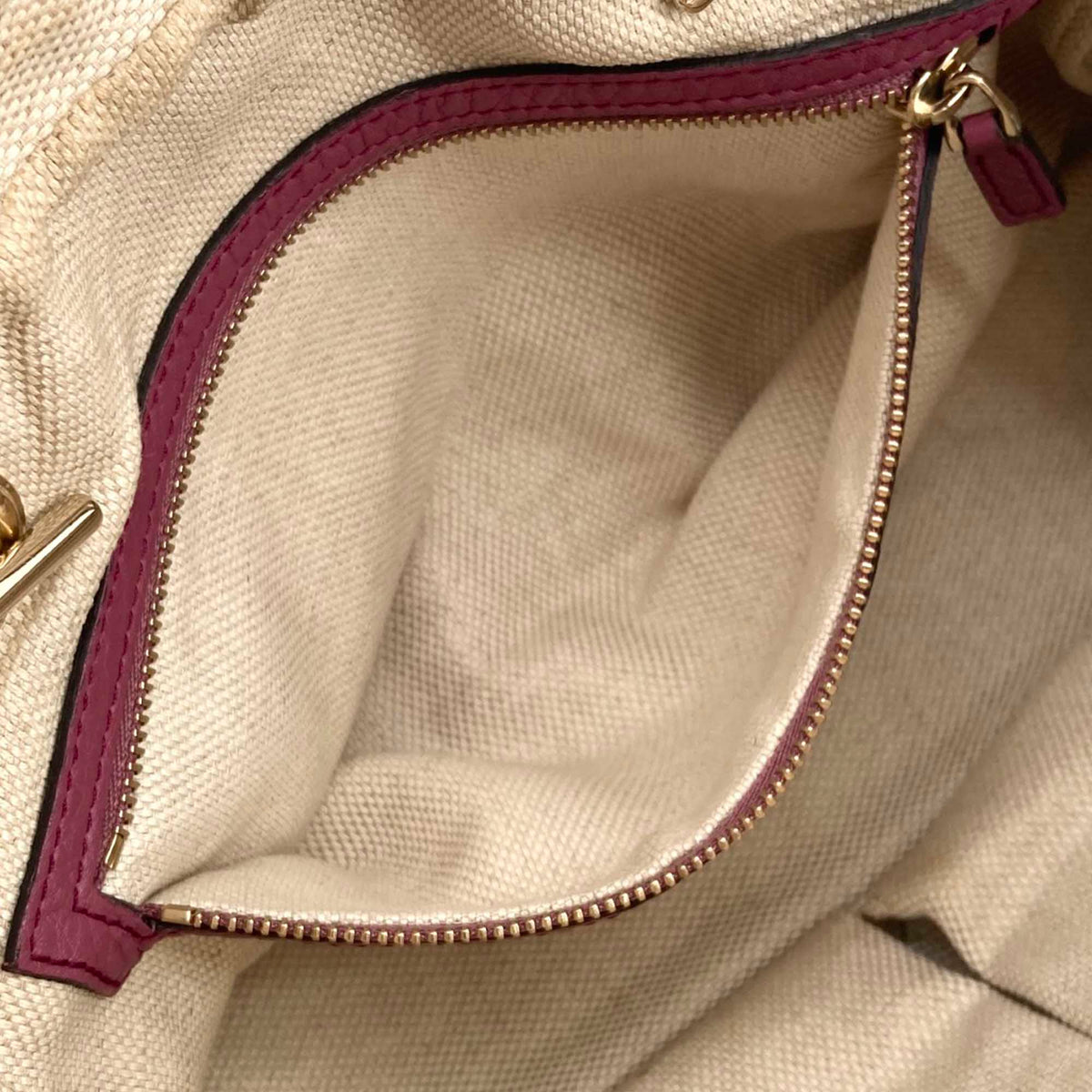 Gucci Calfskin Soho Chain Zip Shoulder Bag