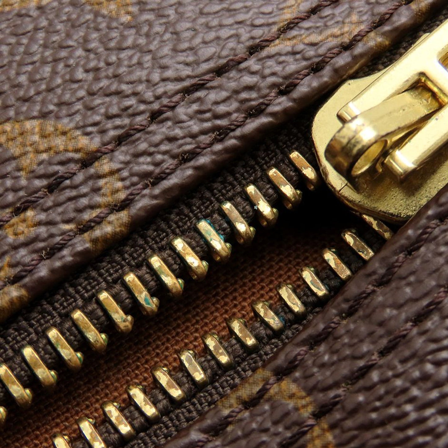 Louis Vuitton Monogram Keepall 50