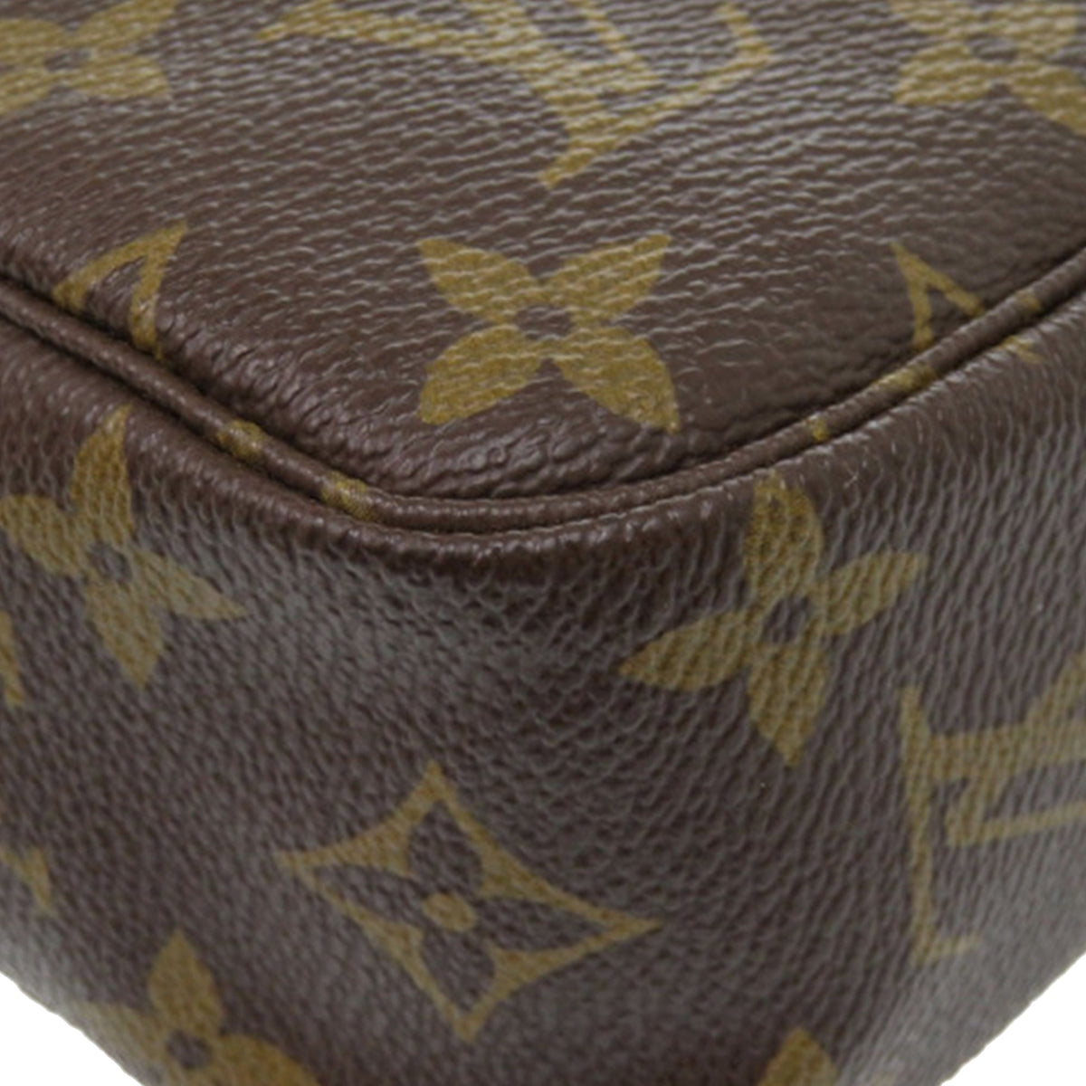 Louis Vuitton Monogram Trousse Toilette 23