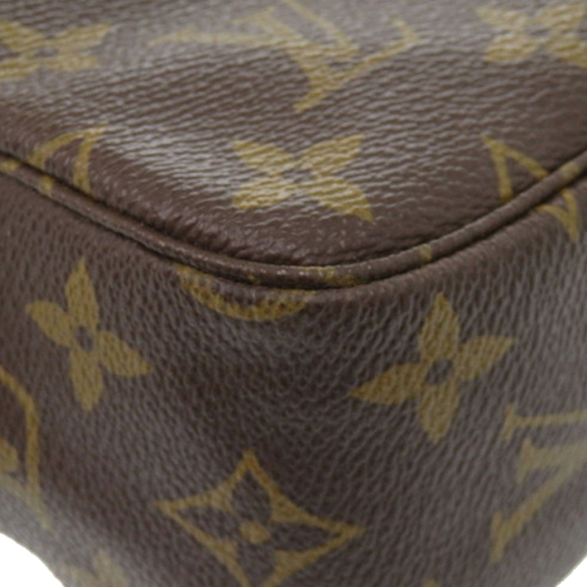 Louis Vuitton Monogram Trousse Toilette 23