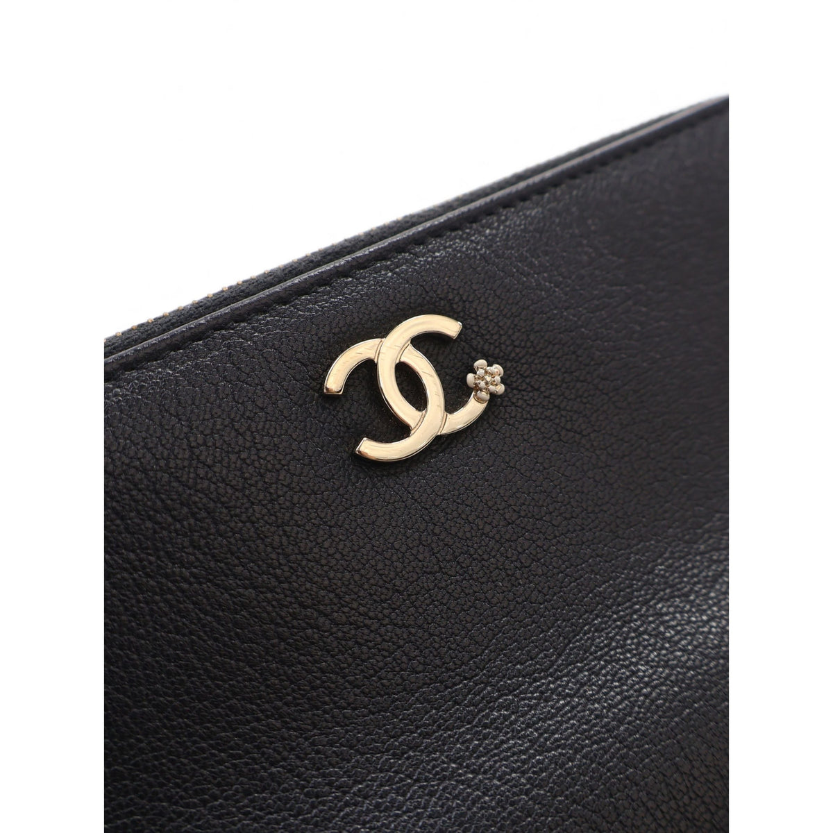 Chanel CC Calfskin Double Zip Wallet On Chain — Black
