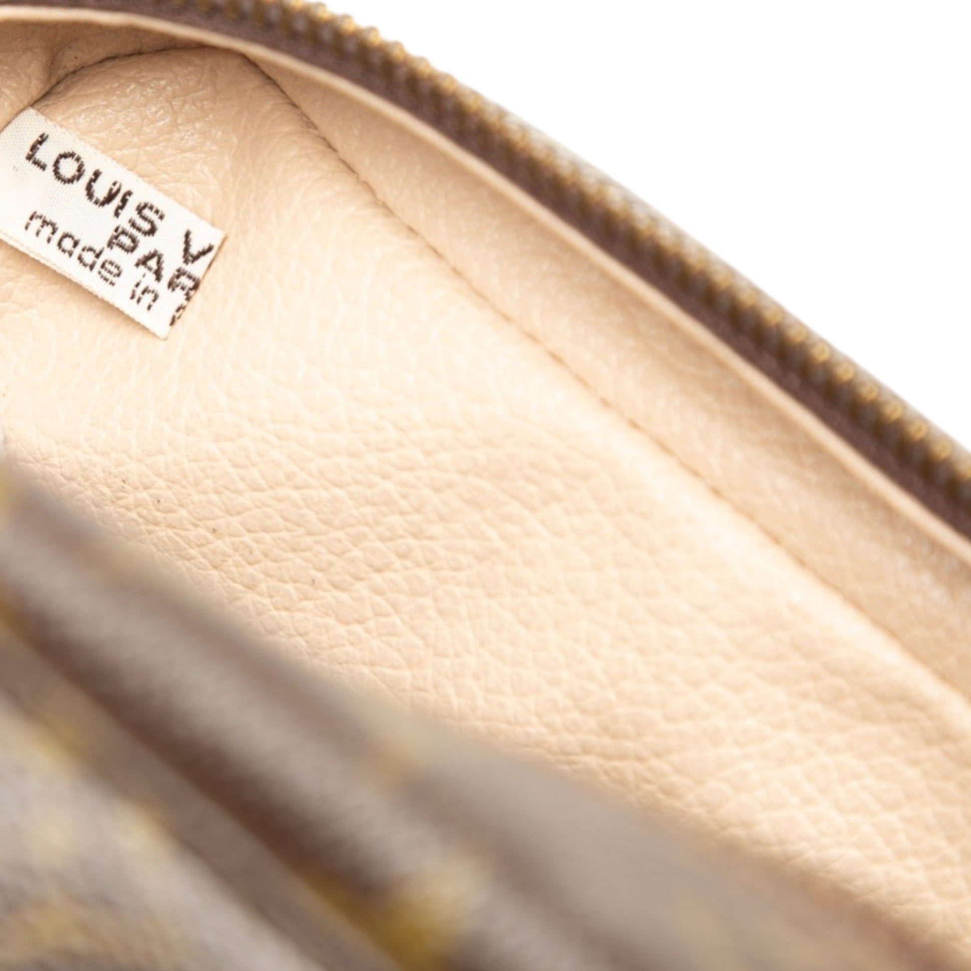 Louis Vuitton Monogram Trousse Toilette 28