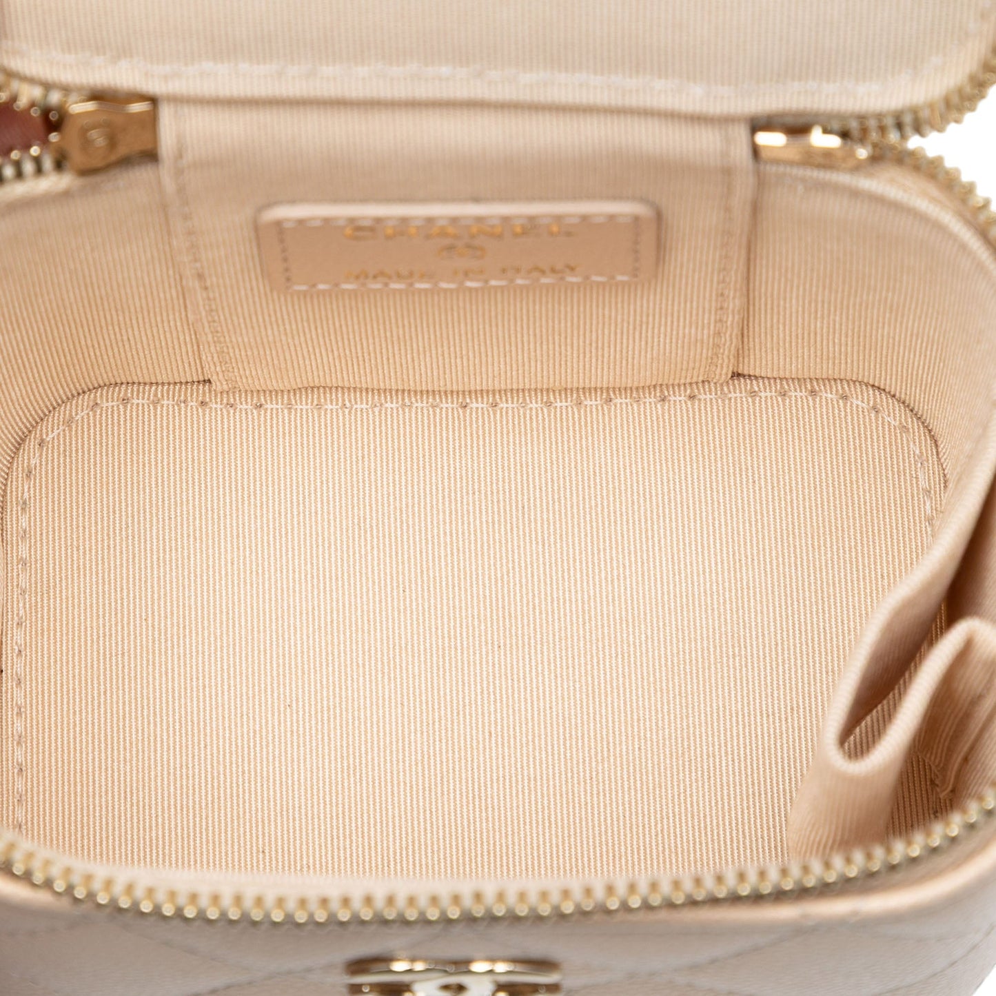 Chanel Mini Quilted Iridescent Caviar Pearl On Top Vanity Case With Chain