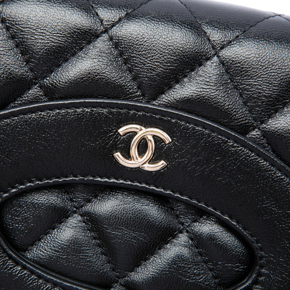 Chanel Shiny Crumpled Calfskin 31 Clutch with Chain — Black