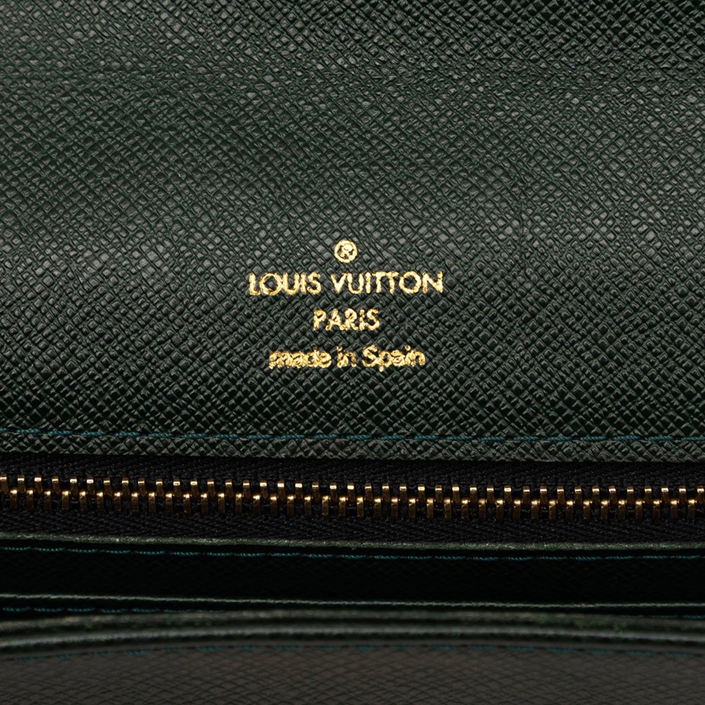 Louis Vuitton Taiga Selenga