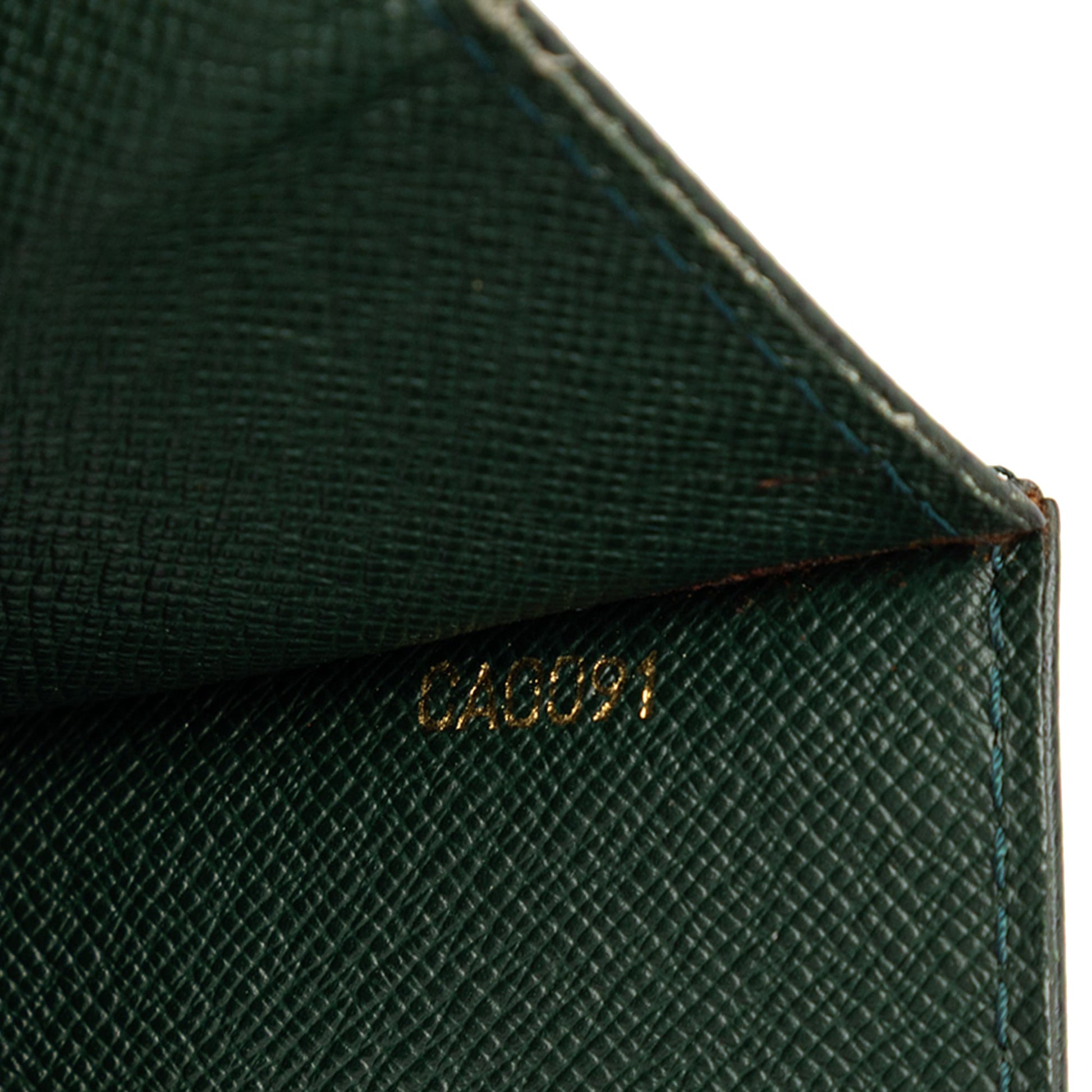 Louis Vuitton Taiga Selenga
