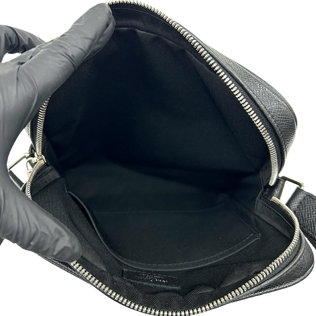 Louis Vuitton Taiga Alex Messenger BB