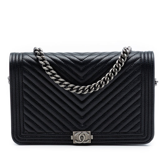 Chevron Caviar Boy Wallet On Chain