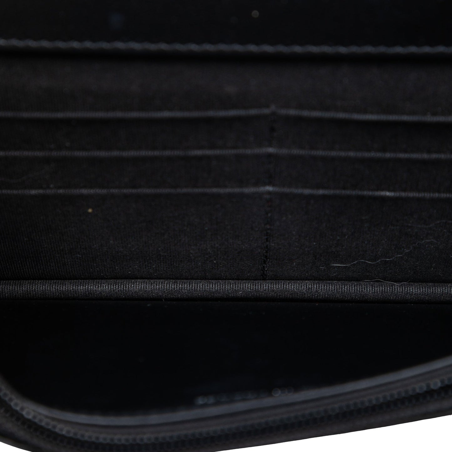 Chevron Caviar Boy Wallet On Chain