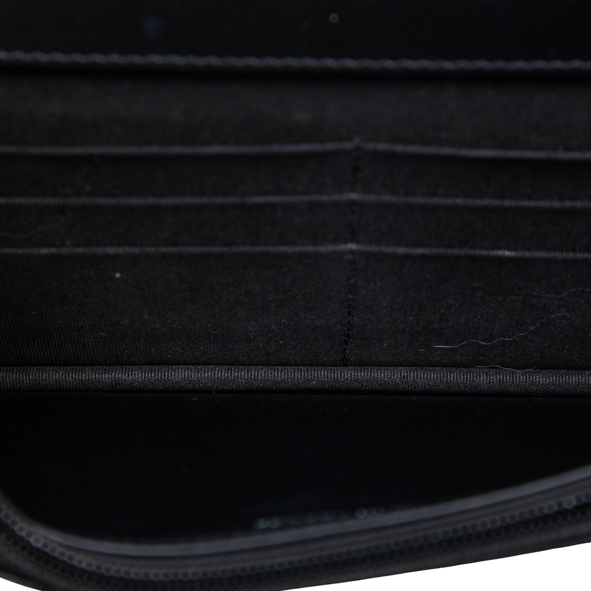 Chevron Caviar Boy Wallet On Chain