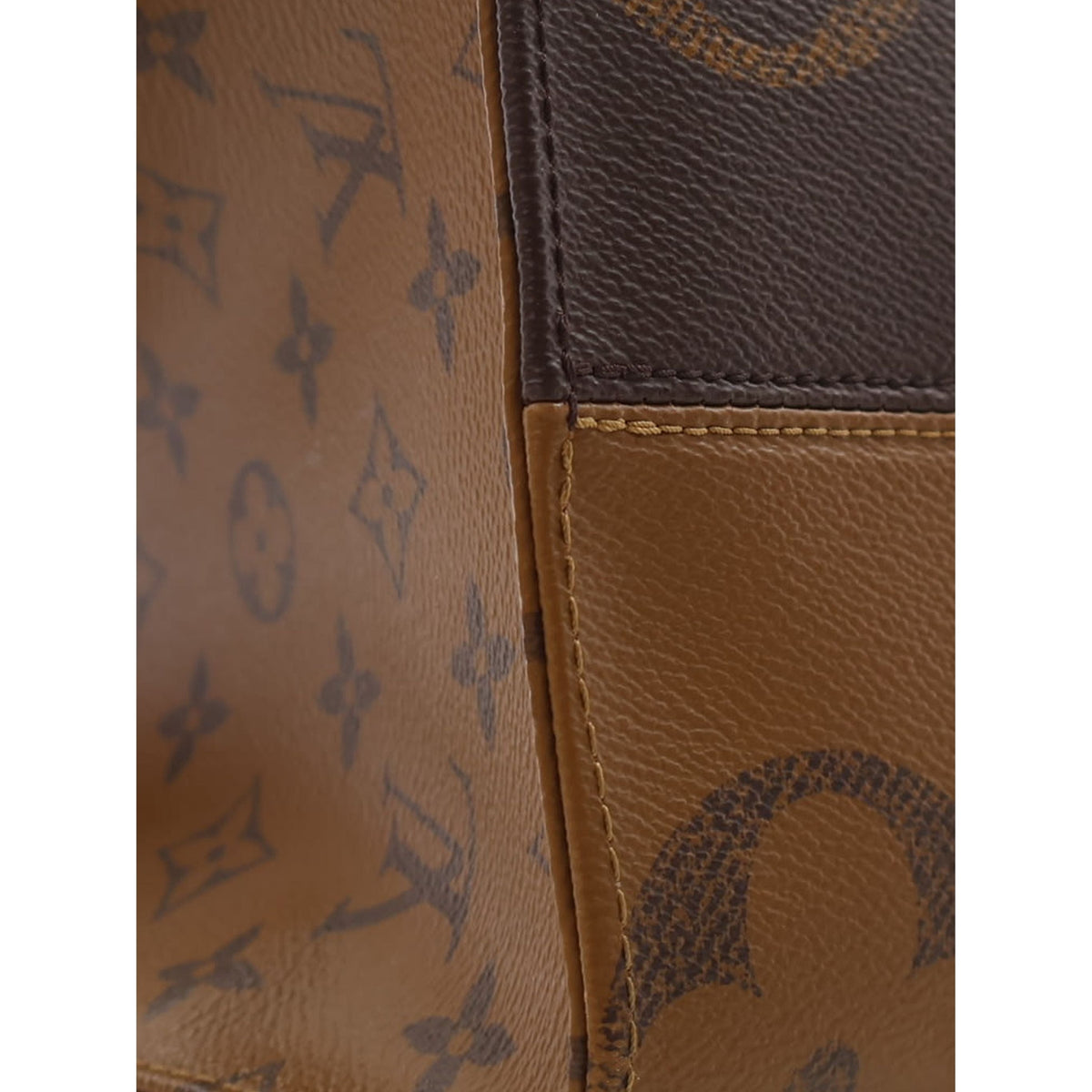 Louis Vuitton Monogram Reverse Giant OnTheGo MM — Brown