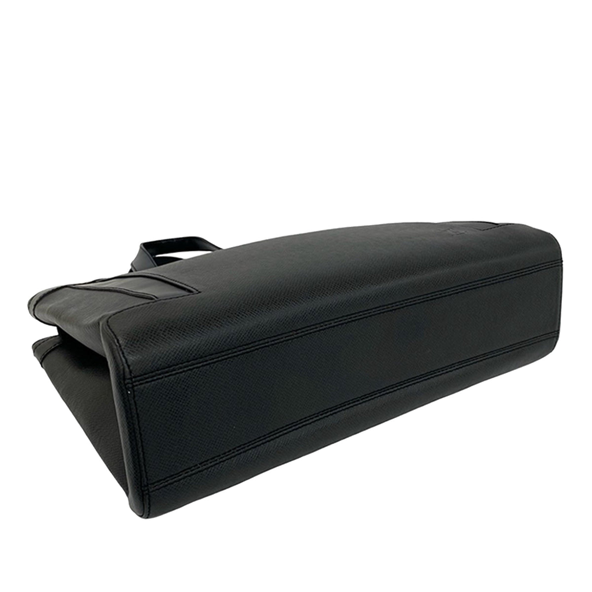 Louis Vuitton Taiga Kasbek PM — Black