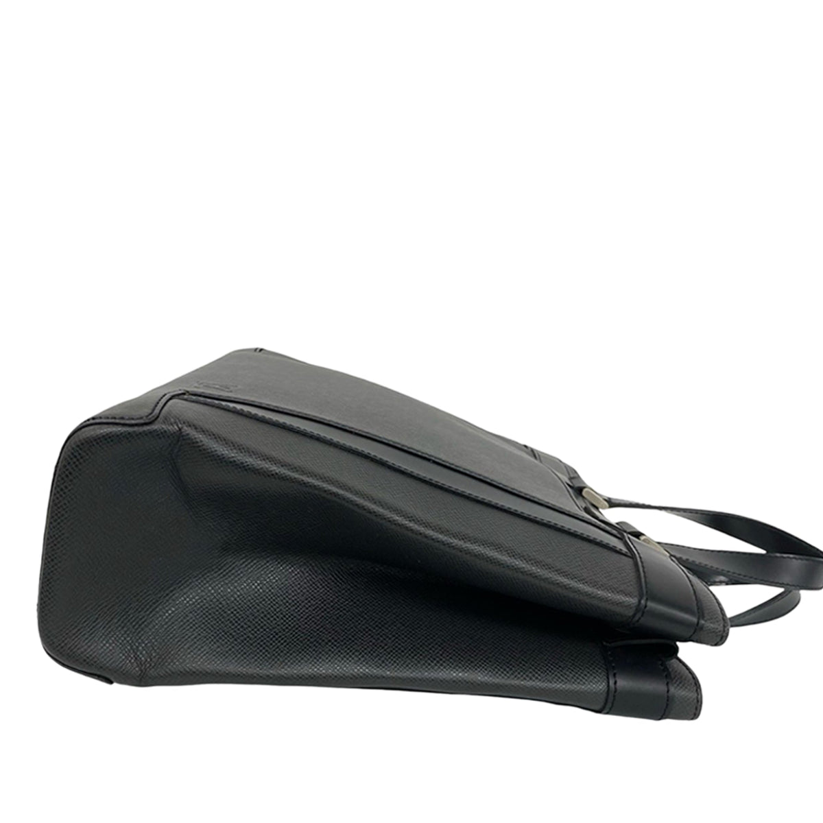 Louis Vuitton Taiga Kasbek PM — Black