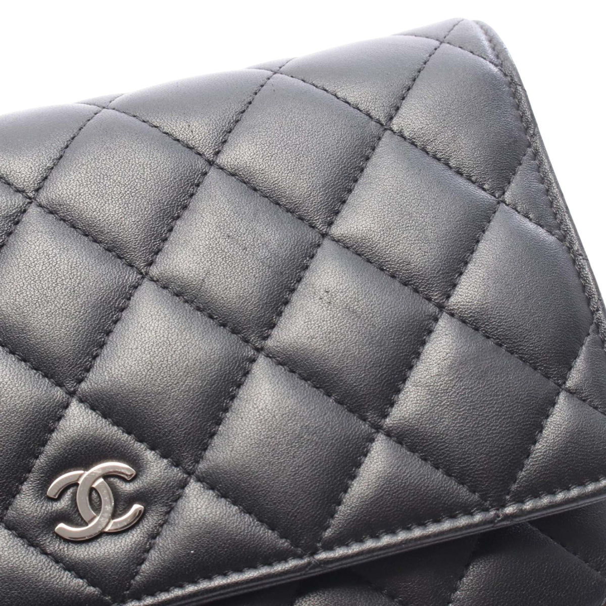 Chanel CC Quilted Lambskin Wallet On Chain — Black