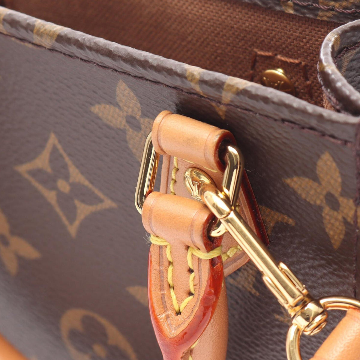 Louis Vuitton Monogram Petit Sac Plat