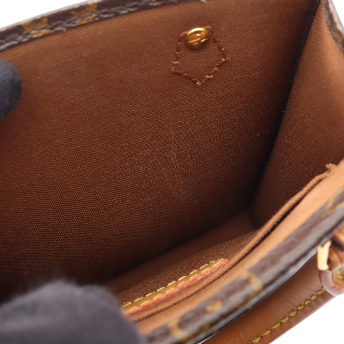 Louis Vuitton Monogram Petit Sac Plat