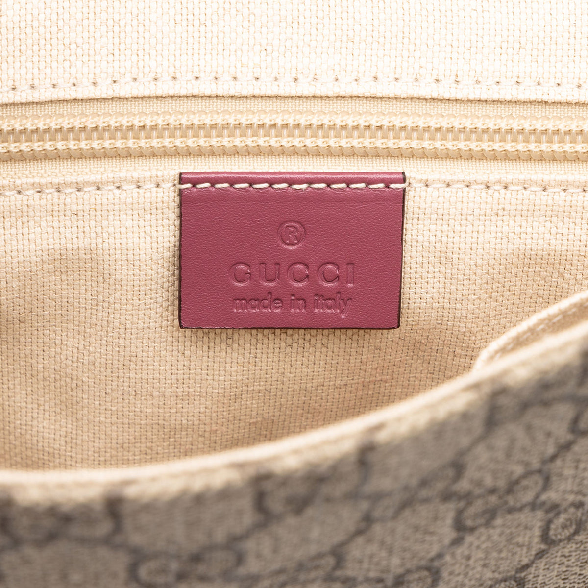 Gucci GG Supreme Flap Messenger Bag