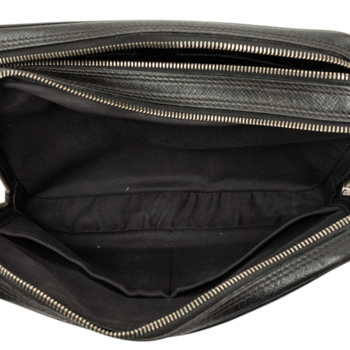 Louis Vuitton Taiga Neo Pavel Clutch