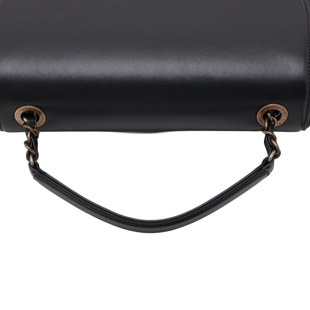 Chanel Medium Shiny Calfskin and Quilted Goatskin Coco Curve Flap — Black