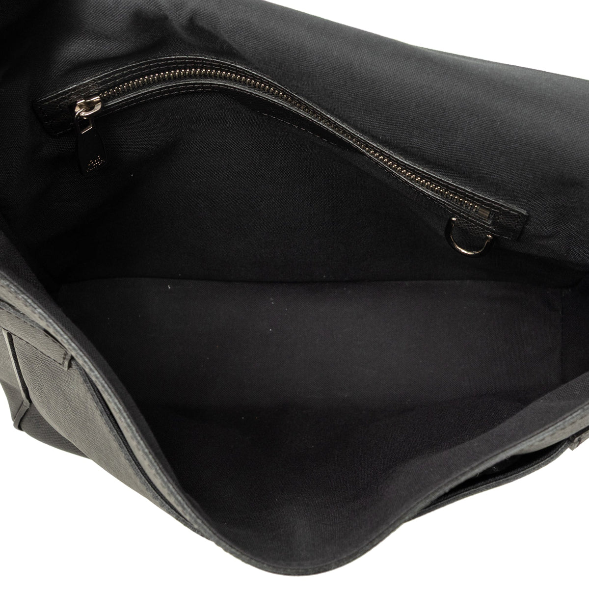 Louis Vuitton Taiga Roman MM