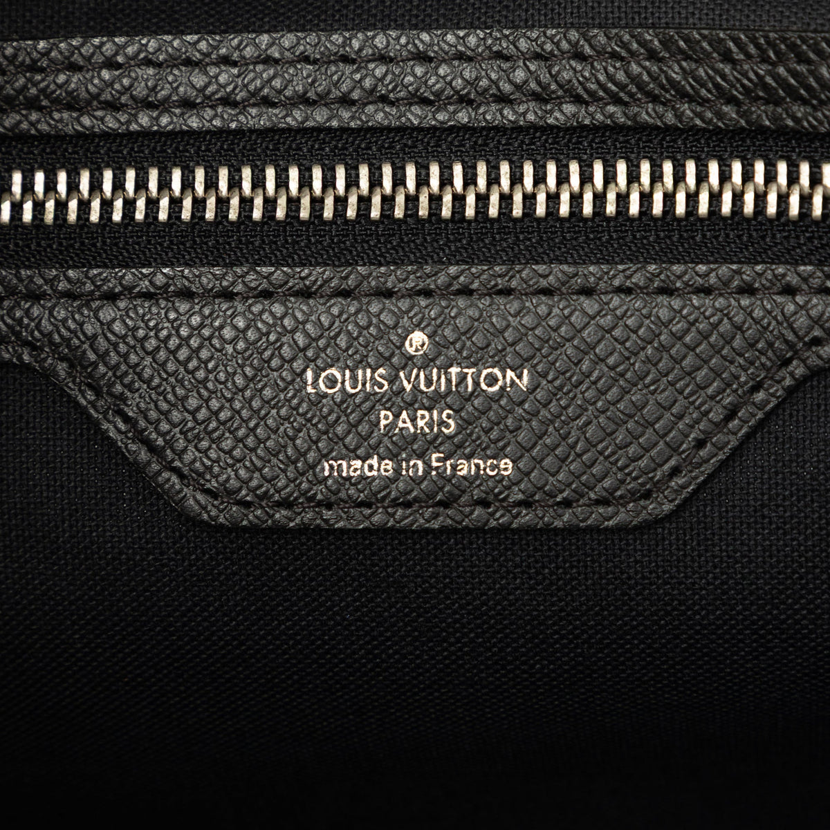 Louis Vuitton Taiga Roman MM
