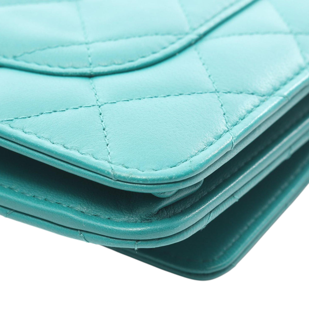 Chanel CC Quilted Lambskin Wallet On Chain — Blue