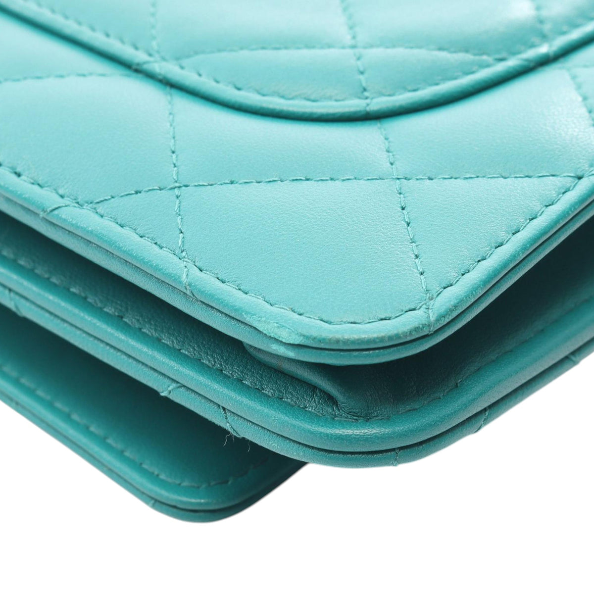 Chanel CC Quilted Lambskin Wallet On Chain — Blue
