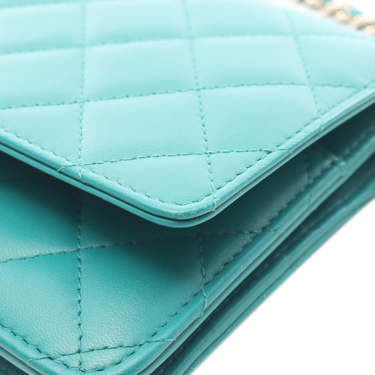 Chanel CC Quilted Lambskin Wallet On Chain — Blue