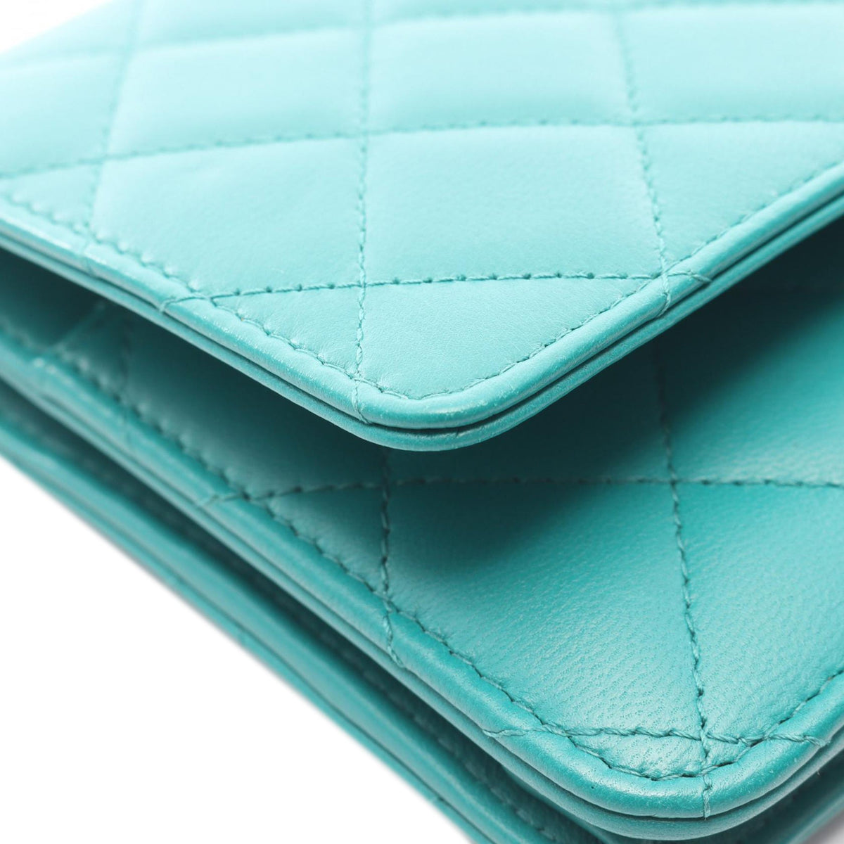 Chanel CC Quilted Lambskin Wallet On Chain — Blue