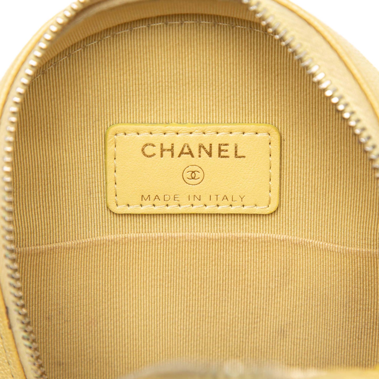 Chanel CC Quilted Caviar Round Clutch With Chain