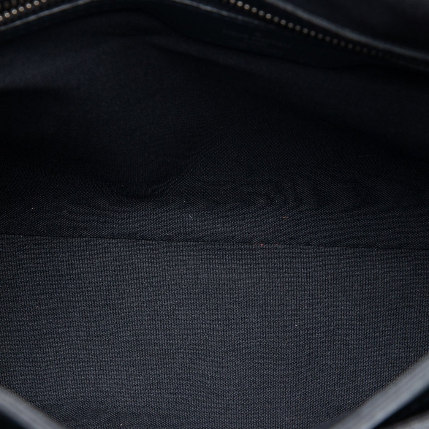Louis Vuitton Taiga Roman MM