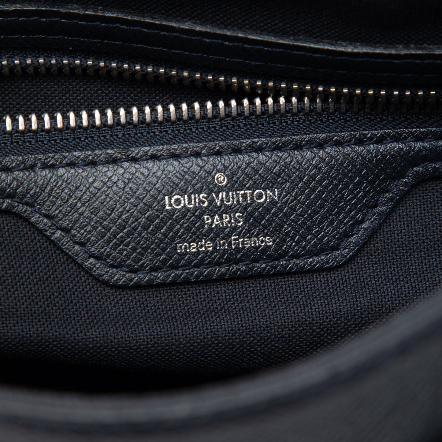 Louis Vuitton Taiga Roman MM
