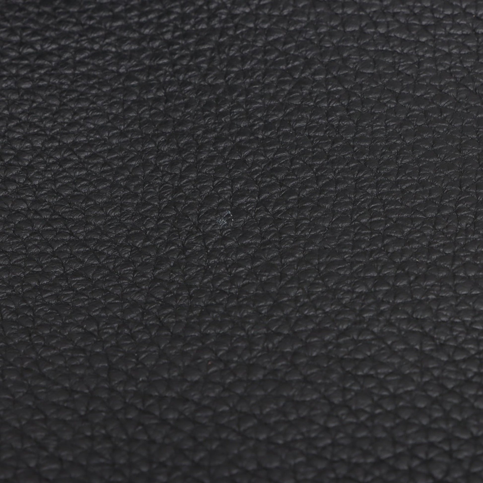 Louis Vuitton Grained Calfskin Low Key Cabas MM