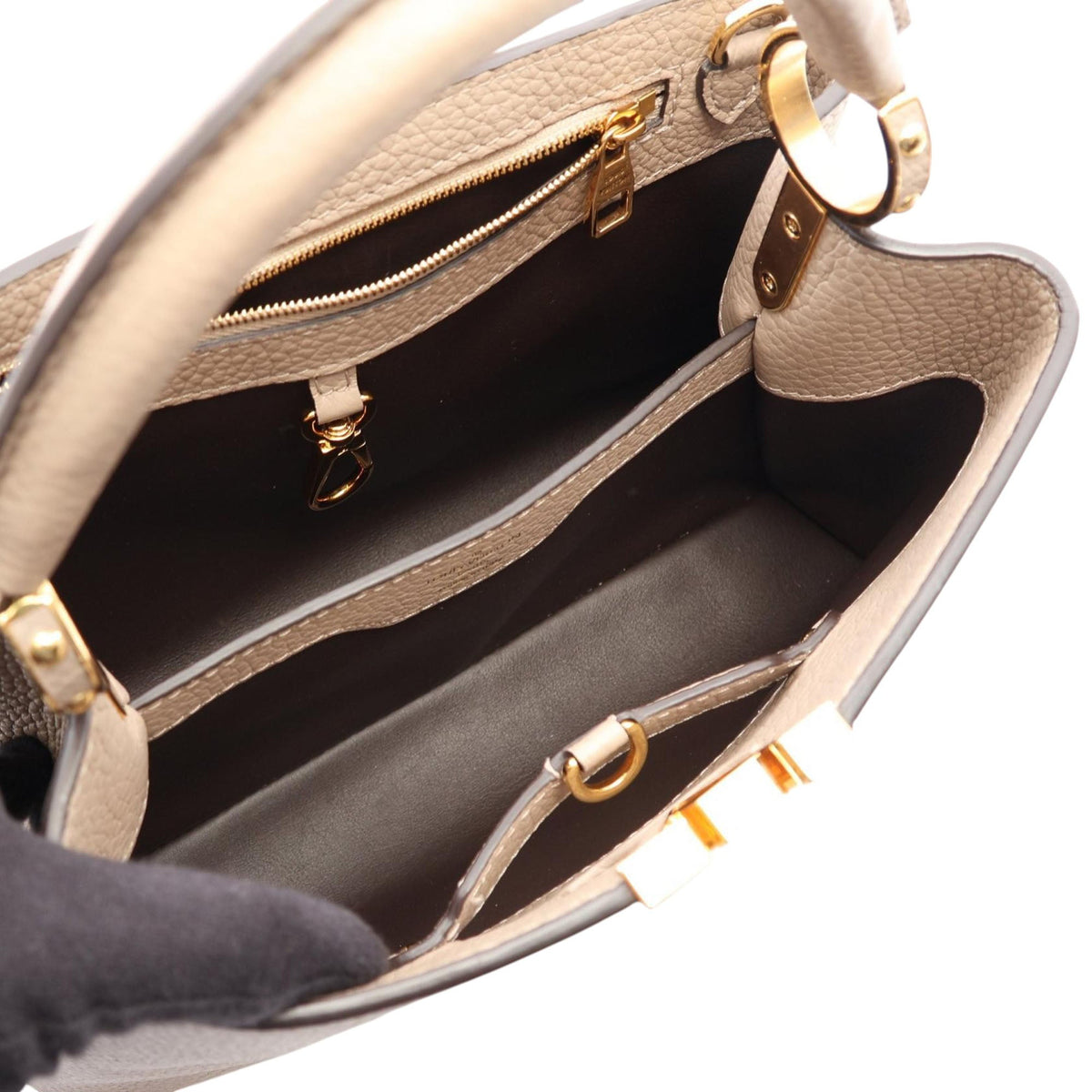Louis Vuitton Taurillon Capucines BB — Beige