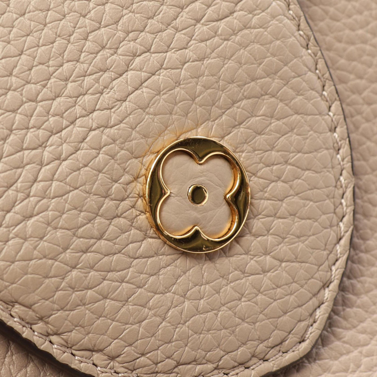 Louis Vuitton Taurillon Capucines BB — Beige