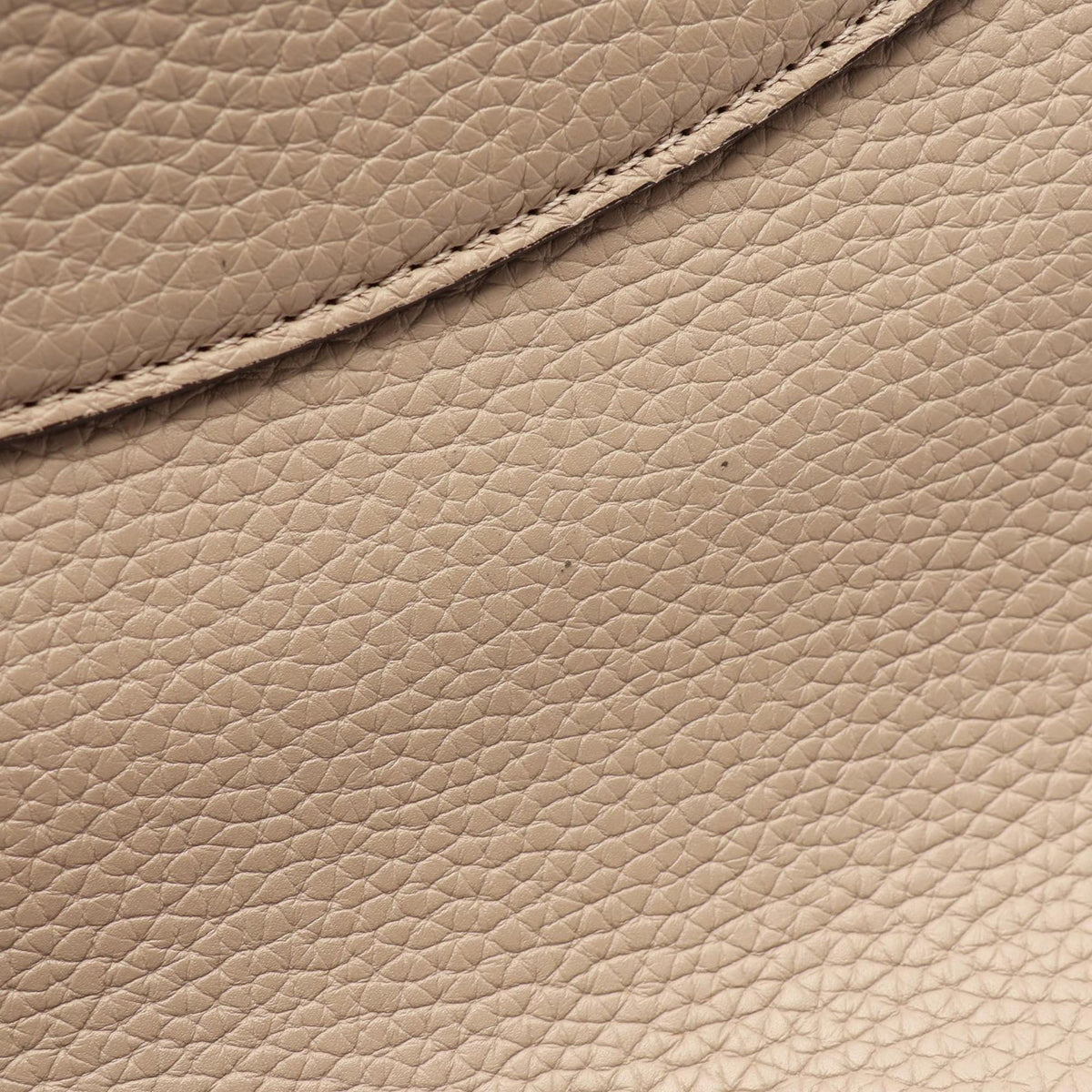Louis Vuitton Taurillon Capucines BB — Beige