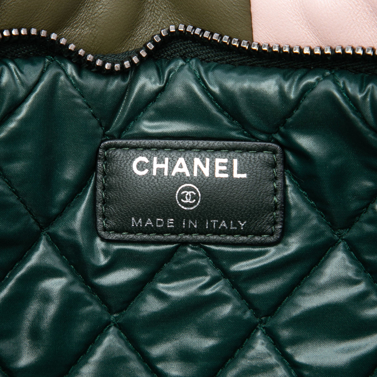 Chanel Large Lambskin Colorblock Patchwork O Case — Green