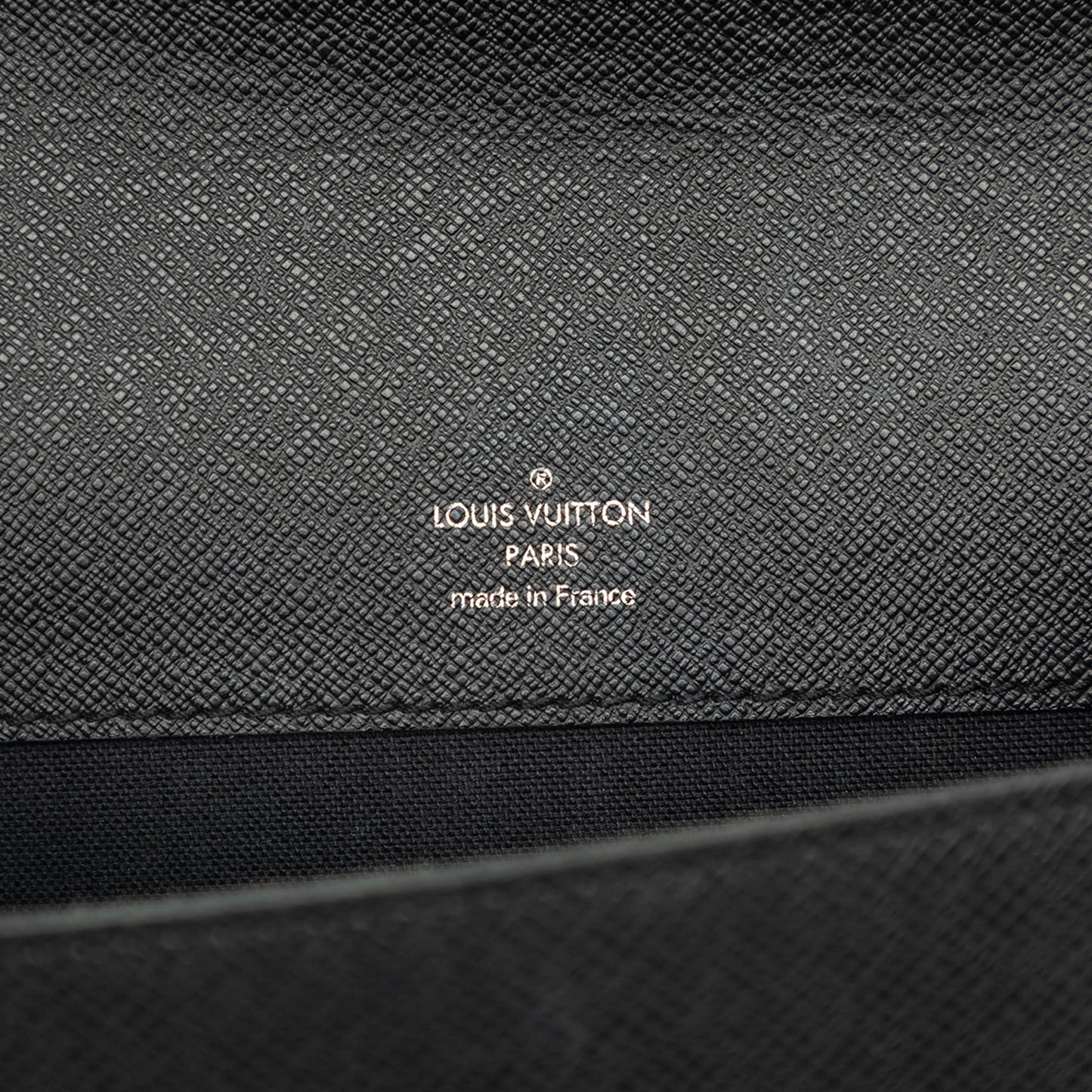 Louis Vuitton Taiga Pochette Kurgan