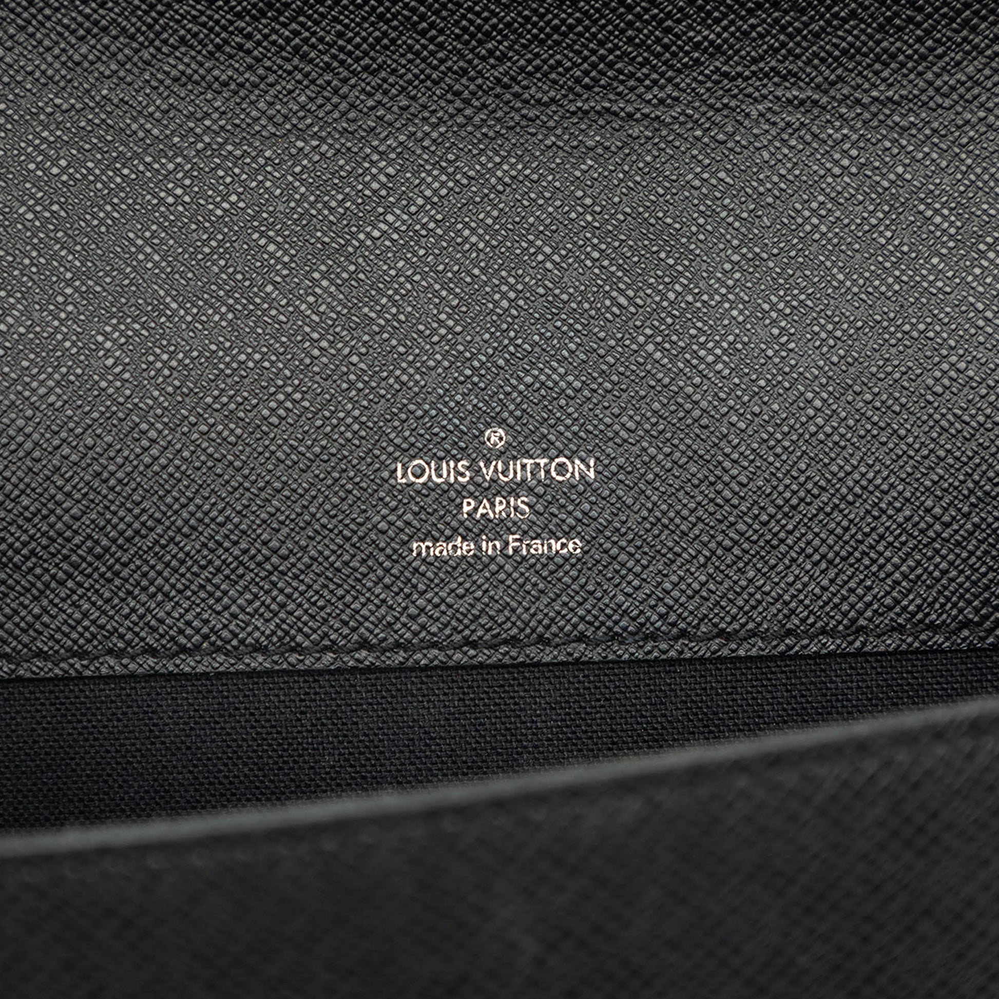 Louis Vuitton Taiga Pochette Kurgan