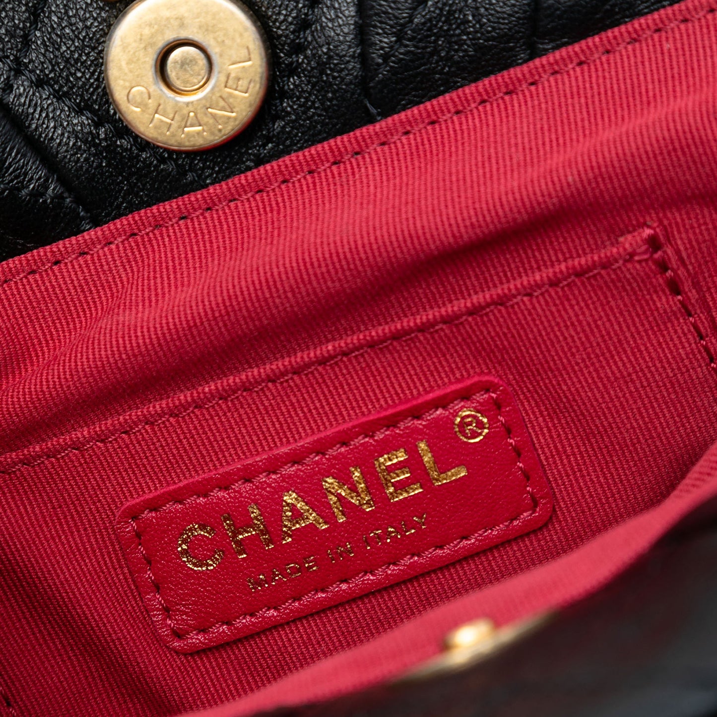 Chanel Quilted Lambskin Pearl Crown Handle Clutch