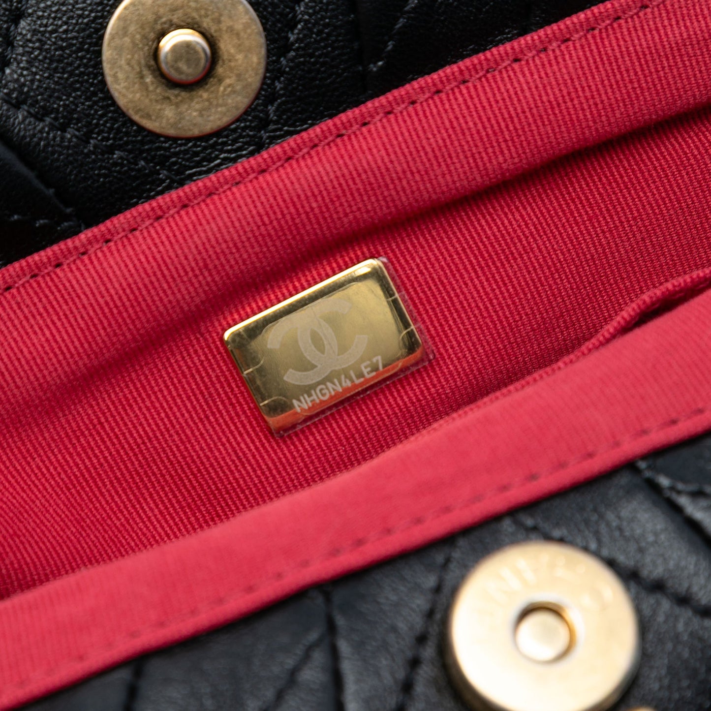 Chanel Quilted Lambskin Pearl Crown Handle Clutch