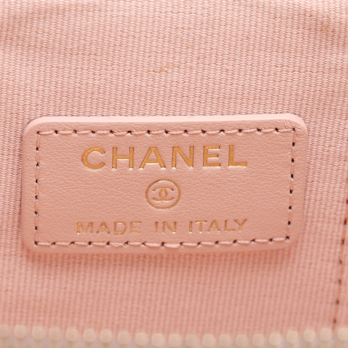 Chanel Mini Quilted Lambskin Pearl Crush Vanity Case With Chain — Pink