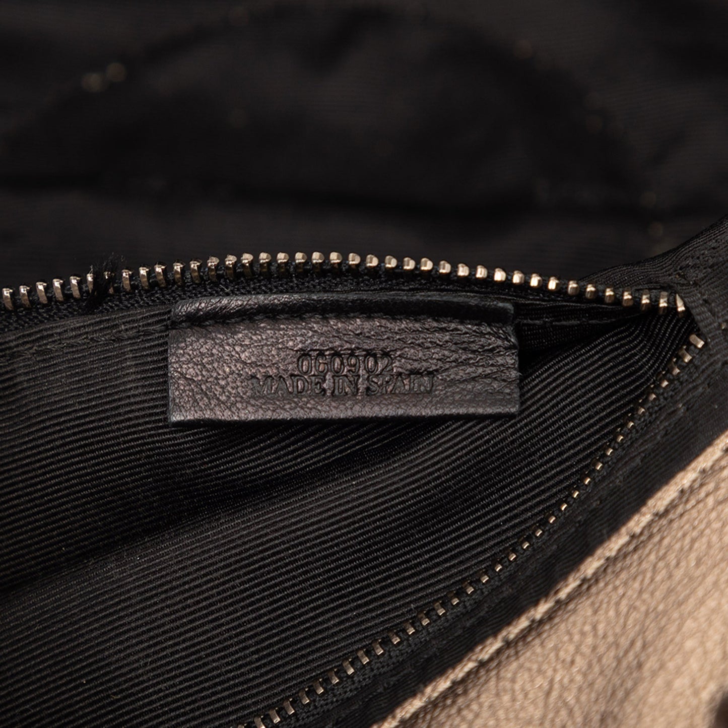 LOEWE Metallic Nappa Anagram Aire