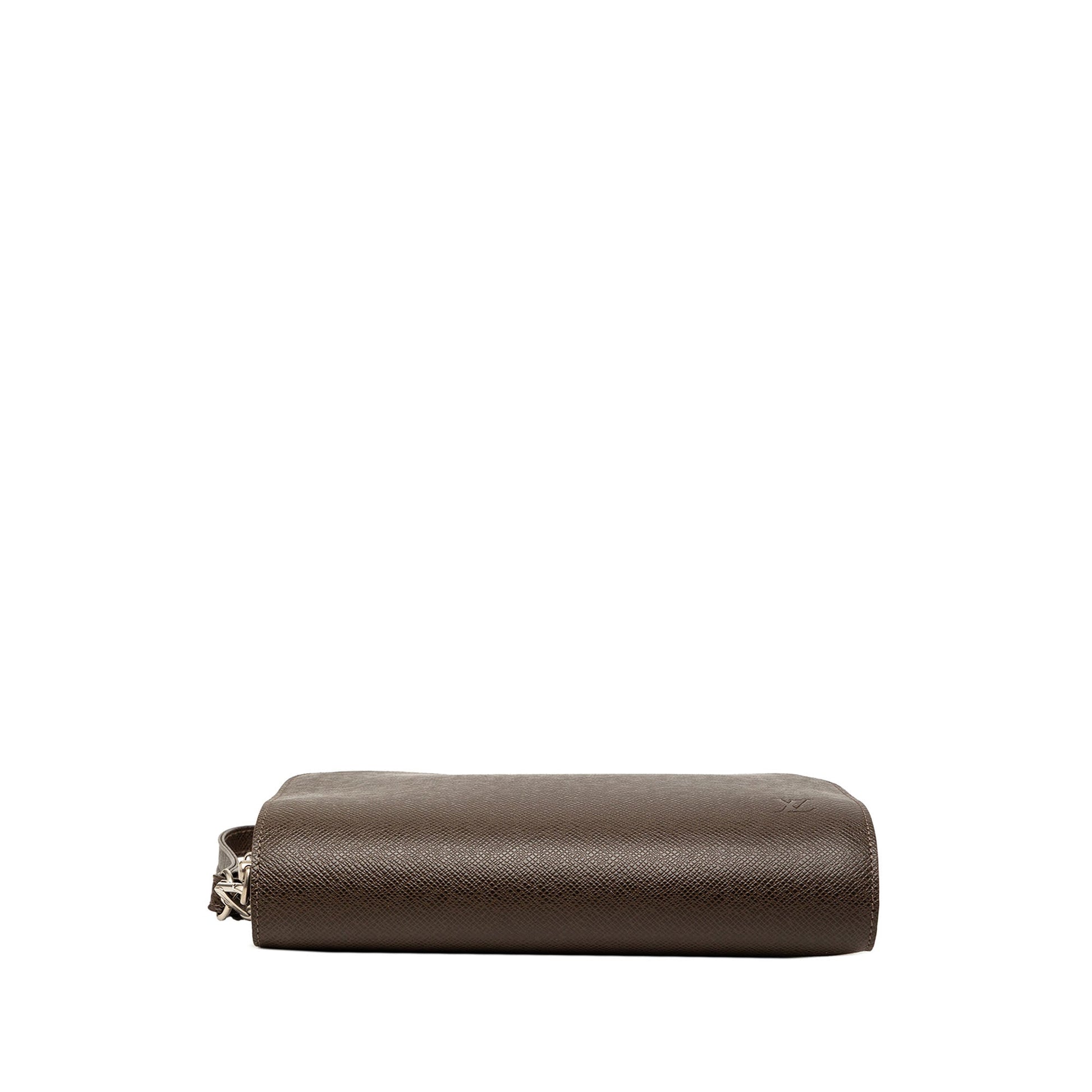 Louis Vuitton Taiga Pochette Baikal