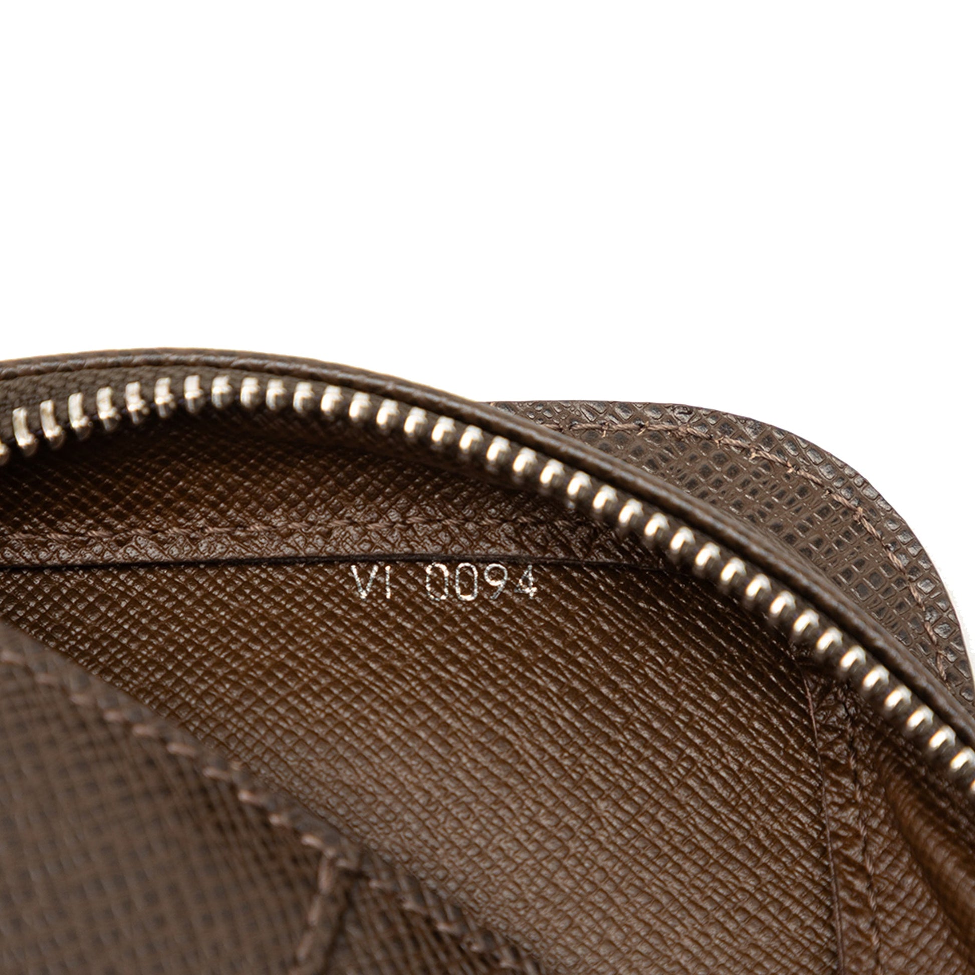 Louis Vuitton Taiga Pochette Baikal